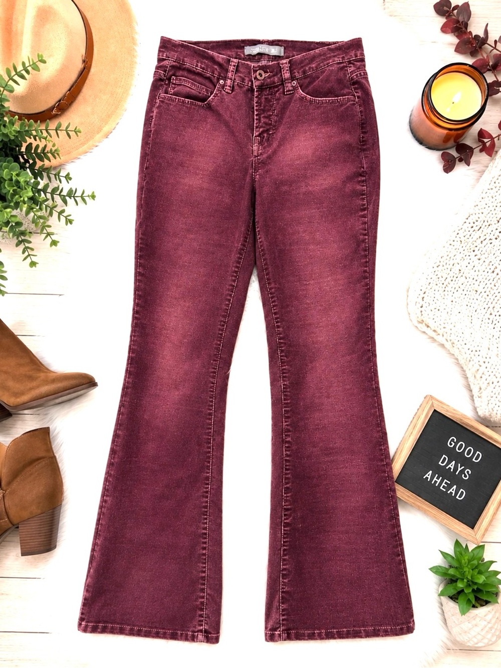 JEANSTAR burgundy colored wide leg corduroy jeans w/stitching design back pocket